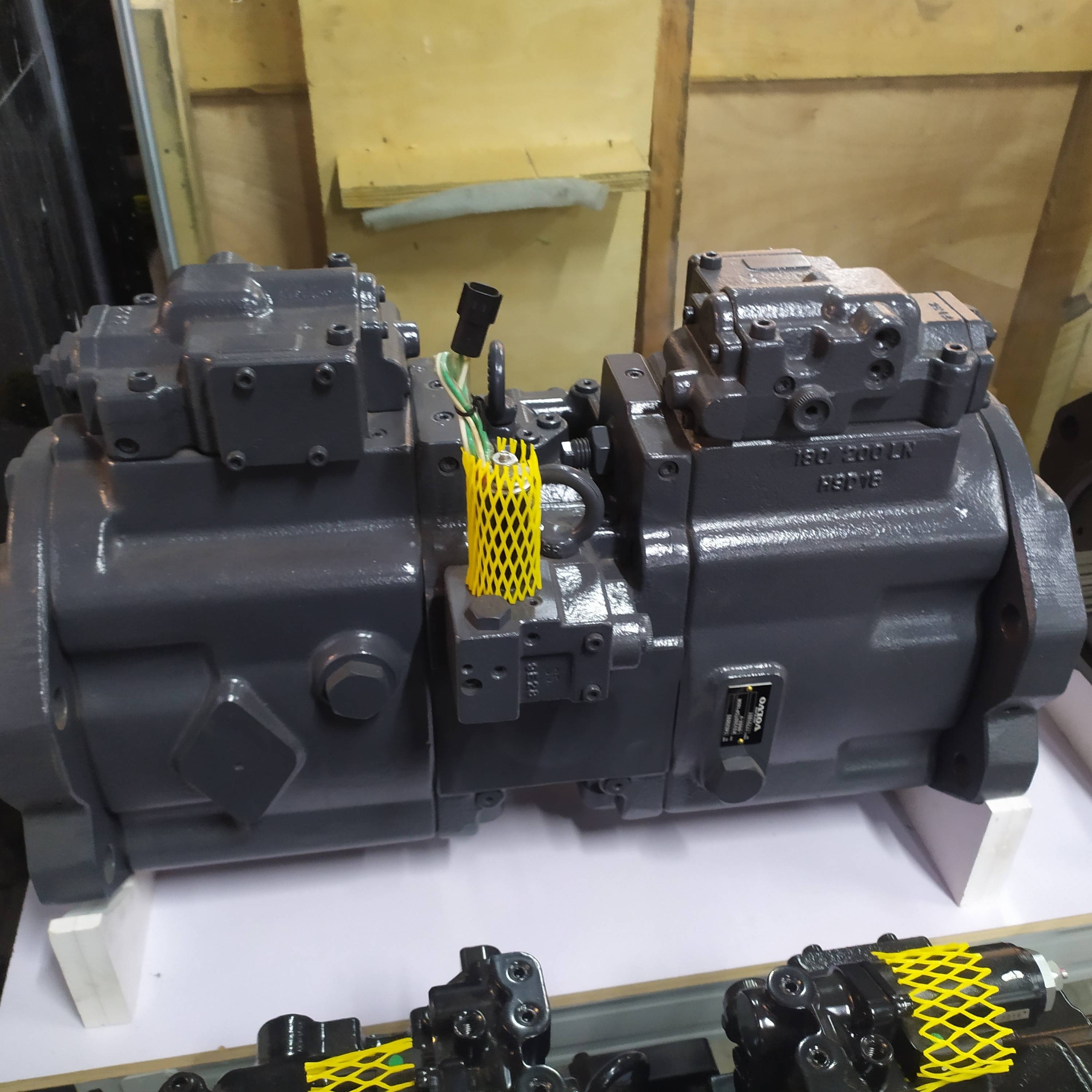 Main Hydraulic pump  for EC480DL excavator 14625693