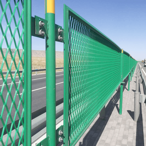 Expressway Anti Glare Expanded mesh fence