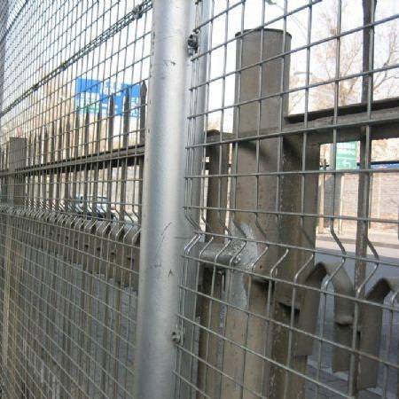 Galvanized iron wire netting welded metal mesh fence