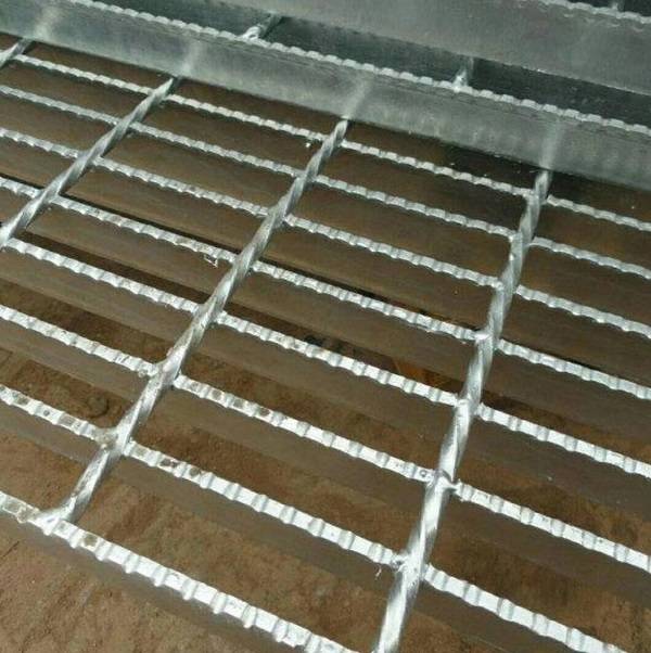 GI Serrated steel bar grating