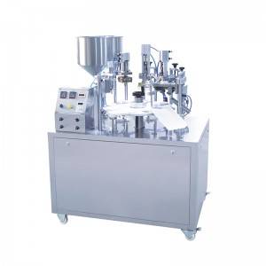 Tube filling and sealing machine for plastic pipe