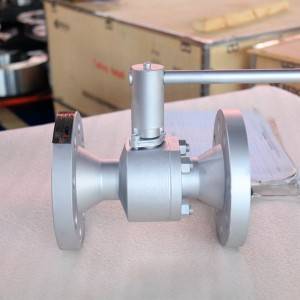 Two piece casting floating ball valve
