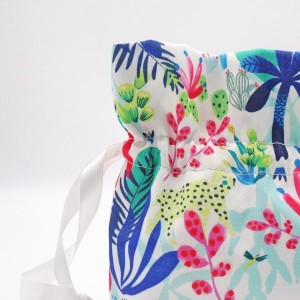 Colorful Polyester Makeup Bag String Closure Durable Cosmetic Bag
