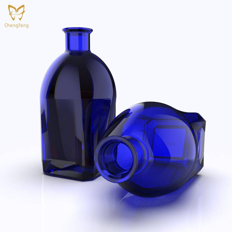 700ml Custom Whiskey Glass Bottle Featured Image