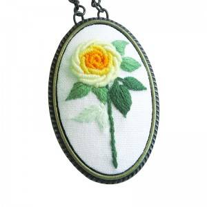 Wholesale Embroidery Kits Oval Metal Ornaments DIY Hand Chinese Embroidery Kits With China512553C
