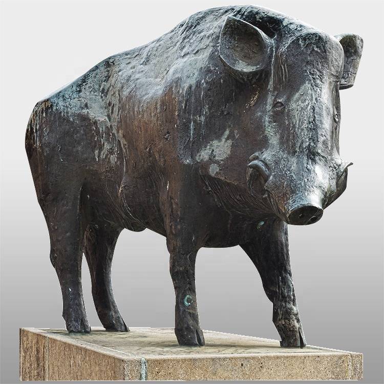 Life size animal bronze wild boar sculpture for garden