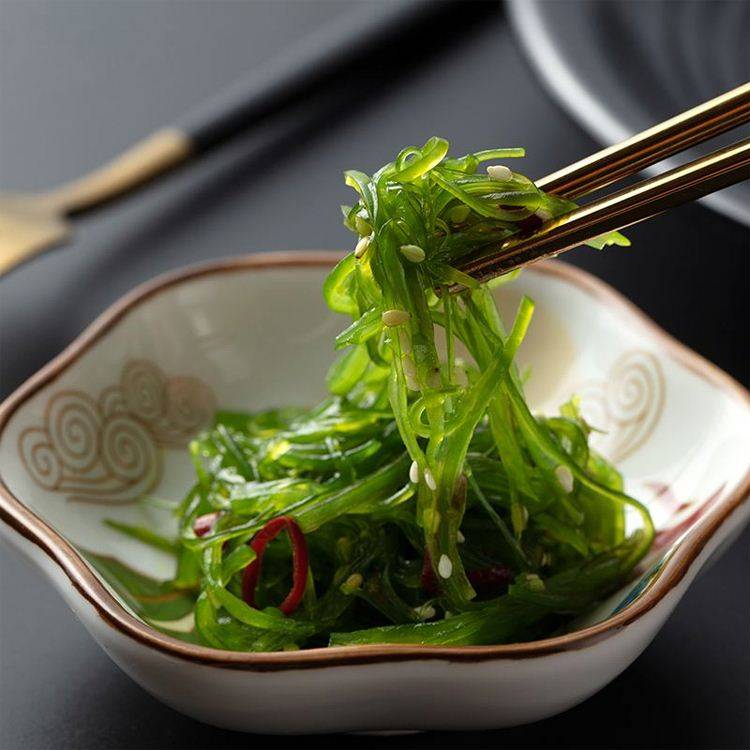 Chopped steamed Japanese wholesale organic fresh wakame in bag