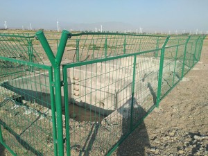 Framework welded fence