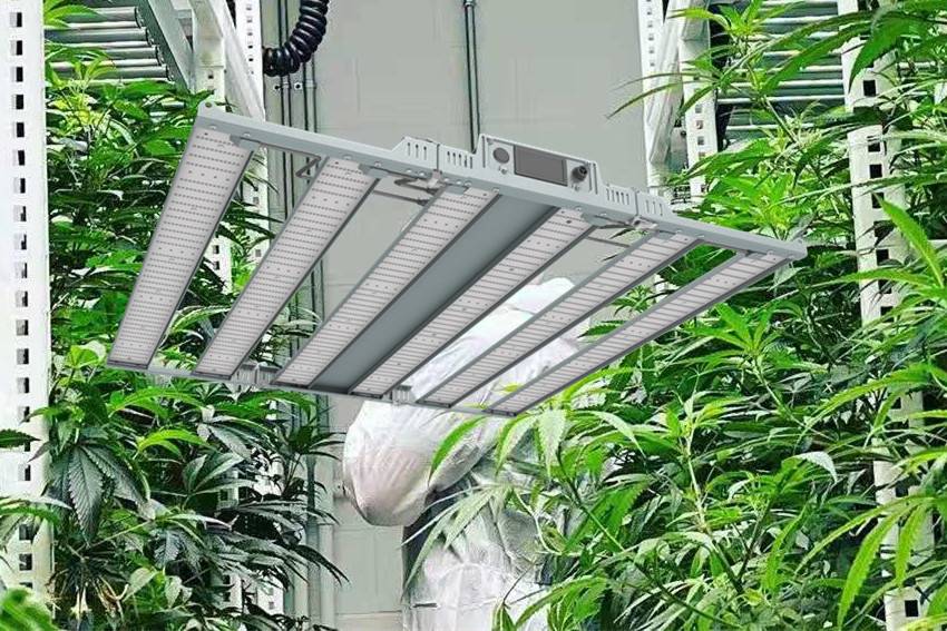 Folded when shipping save much freight , best lighting solution for large farm !