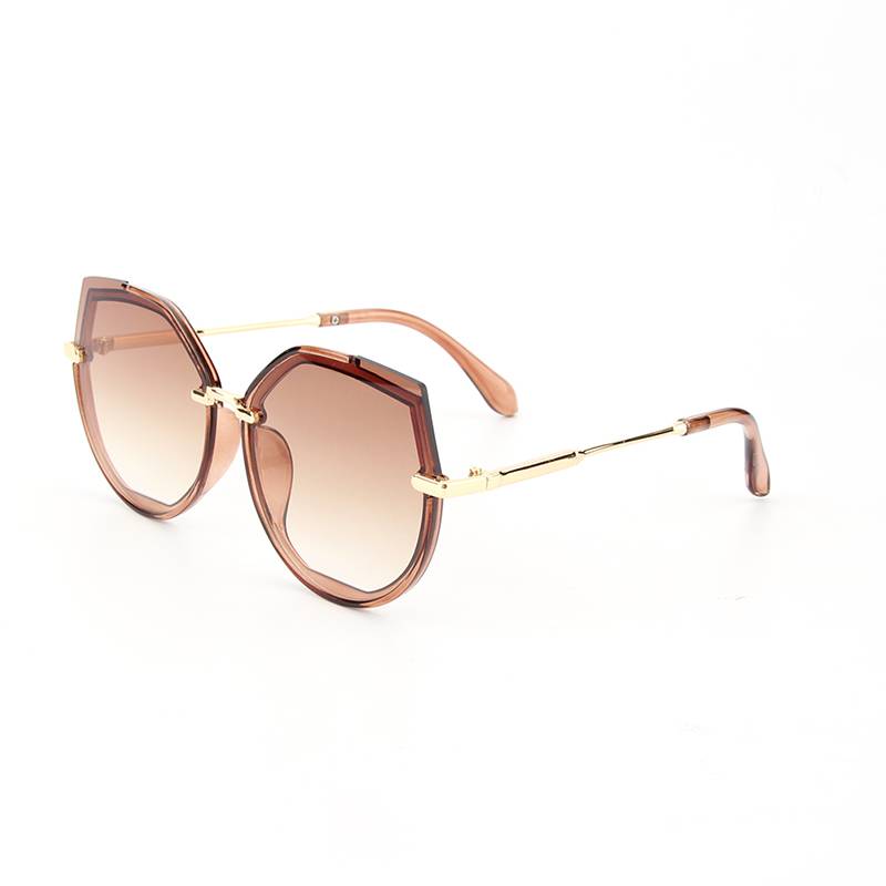 Fashion Round Sunglasses for Women with Rivet Plastic Frame Featured Image