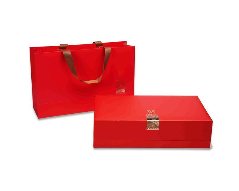 High Quality paper shopping bag gift packaging bag good price Featured Image