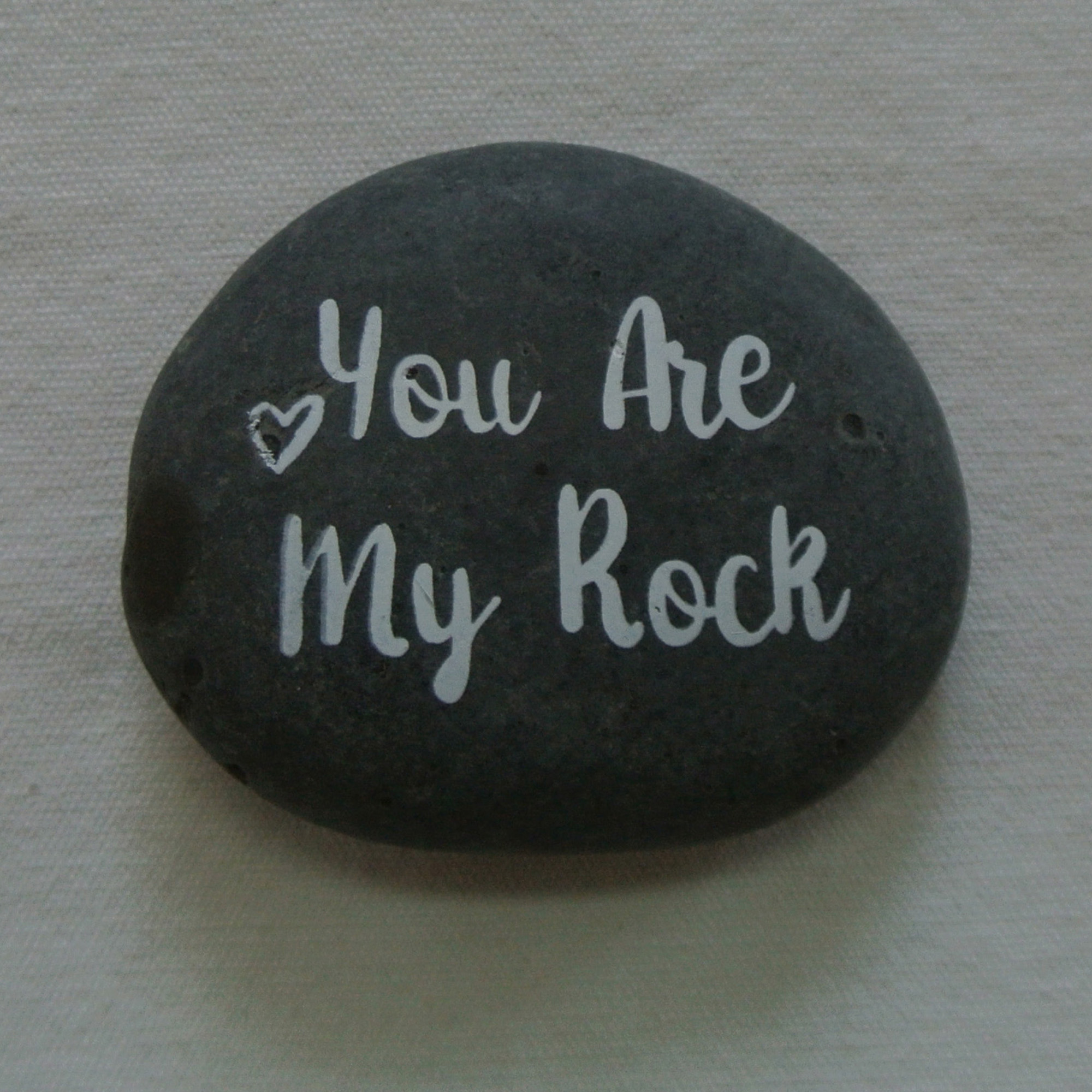 natural pebble stone with customized printing words and designs black pebbles polish stone