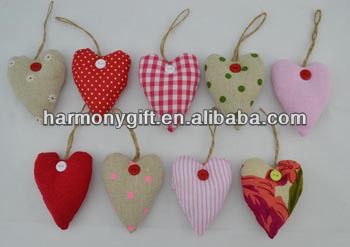 Item 6804 fabric heart with button, jute rope