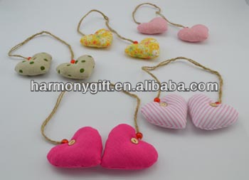 Item 6940 fabric pair hearts with jute rope