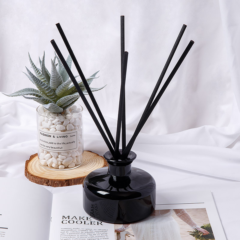 Customized Black Fiber Reed Sticks for Diffuser Oil Set Featured Image
