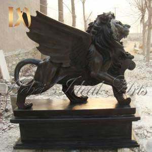 Natuarl black marble lion with wings for sale