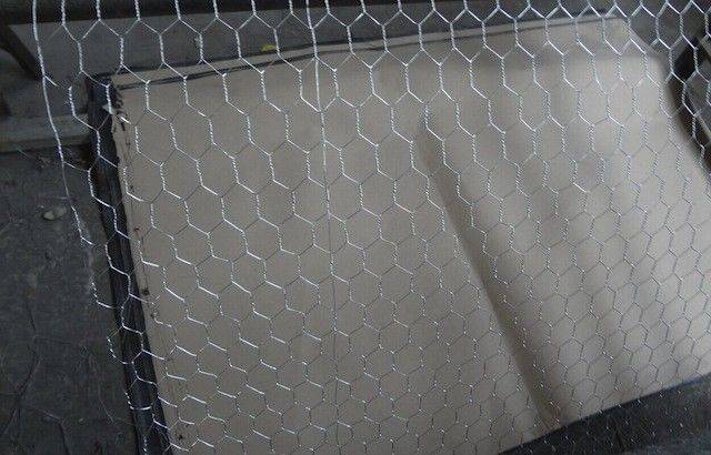 Metallic Chicken Wire Netting , Hot – Dip Galvanized 3/4'' Wire Mesh Fencing