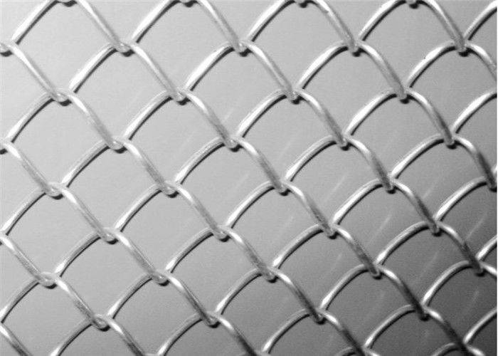 Decorative Heavily Coating Privacy Chain Link Fence 2'' Rust Resistance
