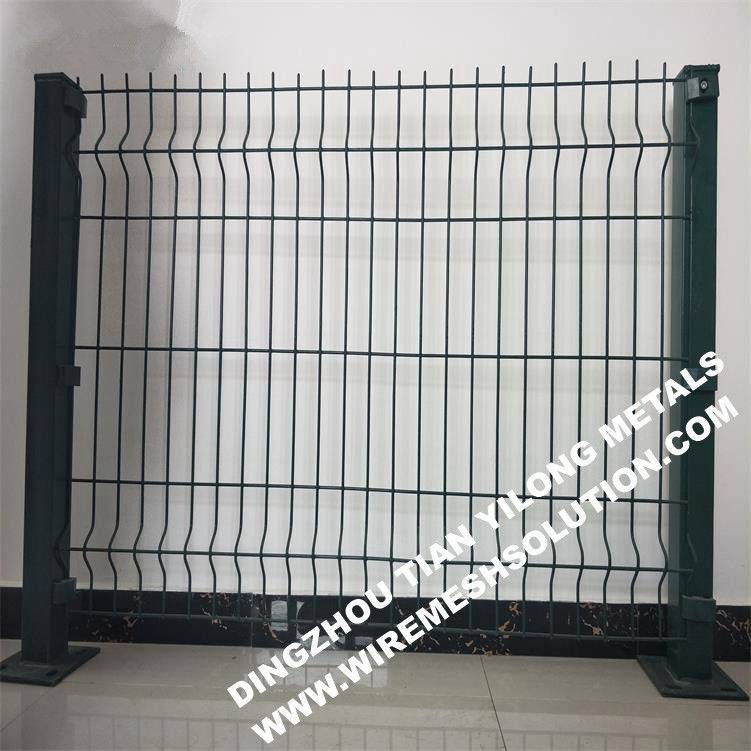 PVC Coated Cheap Curved Sheet Metal Wire Mesh Fencing for Residential