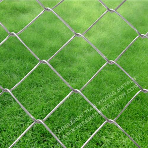 2.0mm Wire Diameter Chain Mesh Fencing 55 X 55 Twisted Selvages For Residence