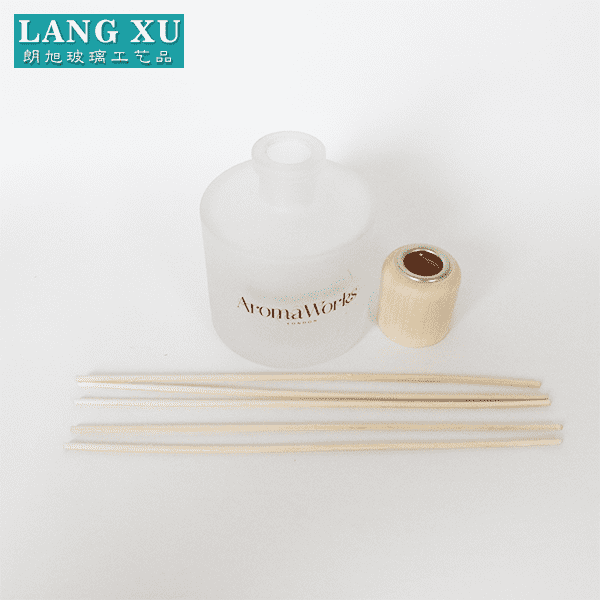 LX custom logo printed round 100ml 200ml frosted wholesale glass reed diffuser bottles