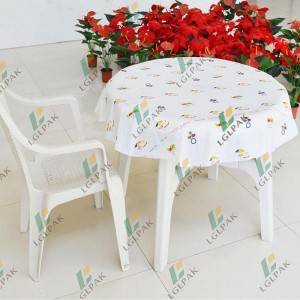 Disposable plastic table cloth