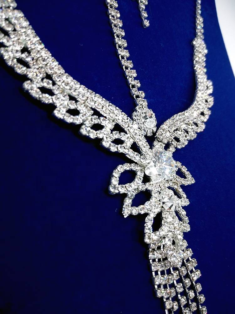 High quality and good price 2019 women merry rhinestone chain fashion necklace