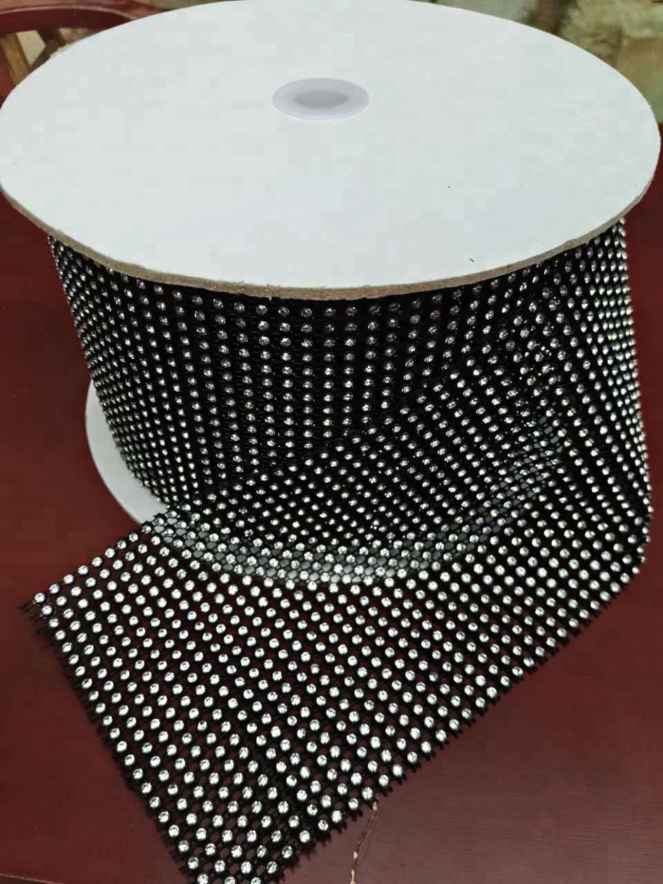 Customized high quality factory chain cup bags rhinestone mesh roll