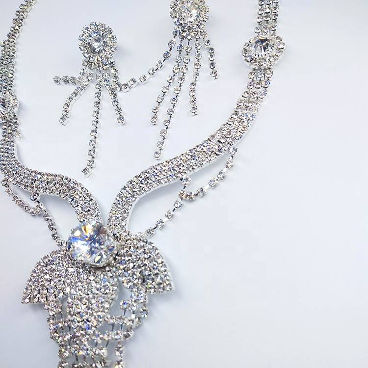 Wholesale fashion women 2019 popular rhinestone chain jewelry necklace with low price