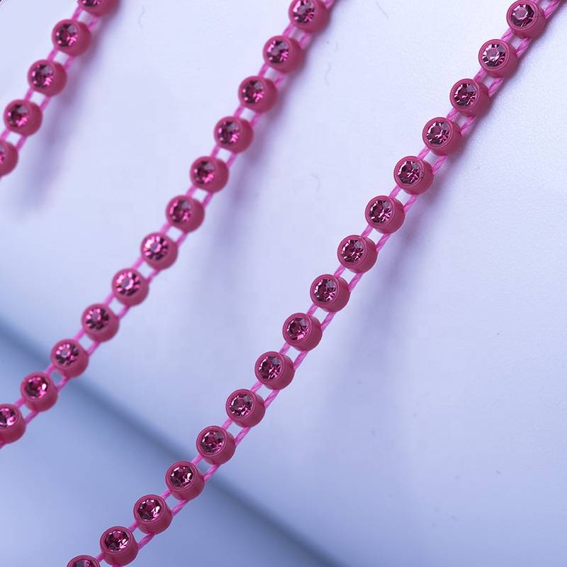 Wholesale Factory Customized 3.2 mm Rhinestone Cup Chain Crystal Bead Curtain Trim Featured Image