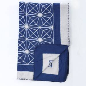 Triangle Needle Edging Bamboo Fiber Blanket