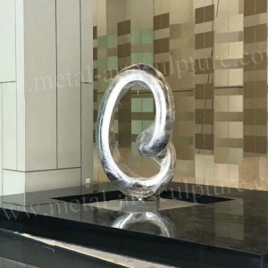 Stainless Steel Sculpture Polished Surface Circle Shape for Malaysia Hotel Decoration