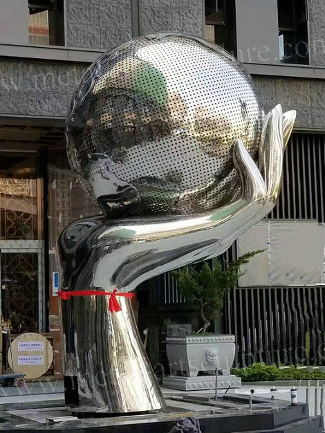 Steel Artwork Large Outdoor Statues / Metal Globe Sculpture For Residence Decoration