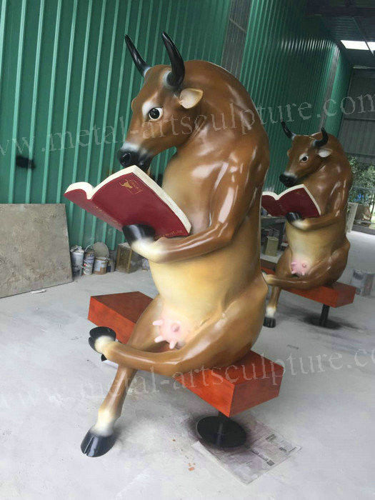 Cattle  Fiberglass Animal Sculptures Large Yard Ornaments Restaurant Decoration