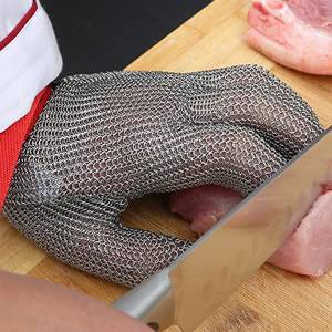 Chainmail Gloves Keep Your Hands Safe