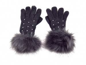 lady’s winter glove with faux fur and white pearls