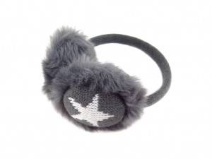 women earmuff with white plush and textile part in star pattern