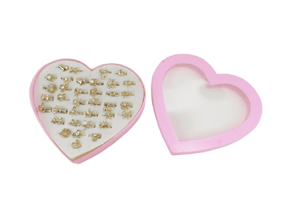 kids’ ring set in heart packing box