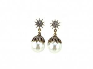 Rhinestone and faux pearl ear stud earrings