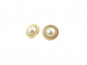 Gold Round ear studs with white pearl
