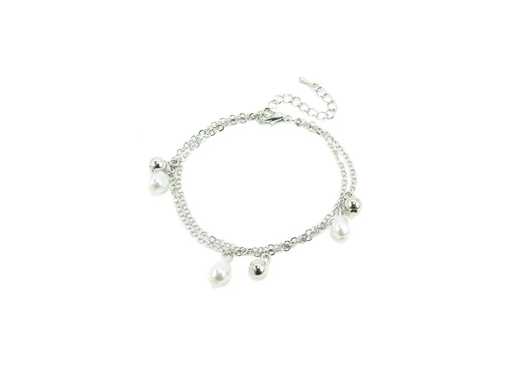 Layered pearl bracelet set