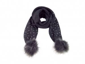 lady’s winter scarf with faux fur and white pearls