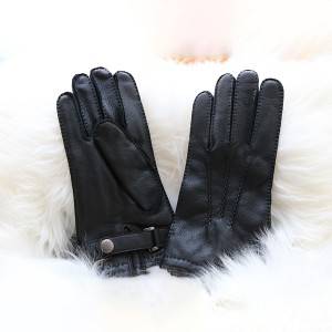 casual handsewn deerskin gloves with three points