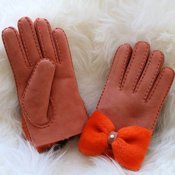 Ladies handmade whole sheepskin gloves with a bow Feature Featured Image