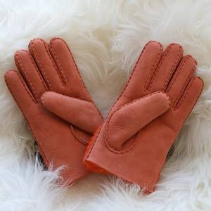 Ladies handmade whole sheepskin gloves with a bow Feature