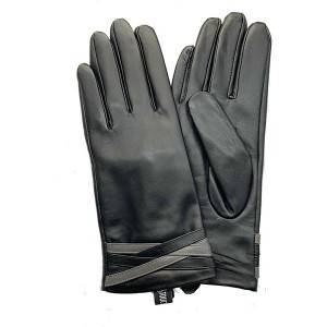 Ladies sheep leather gloves with 2 rows of hand-stitching on back