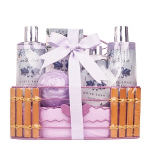 Bamboo Basket Bath Gift Set With Lavender Scent for Women Spa