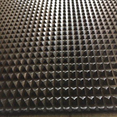 Waterproof acid resistant rubber car floor mat anti slip pyramid rubber sheet rubber plate