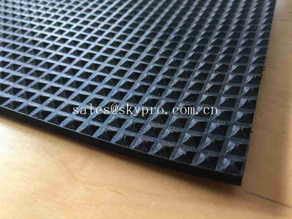 Diamond Gym Rubber Floor Matting Commerical Anti – Slip Pyramid Pattern Rubber Mat