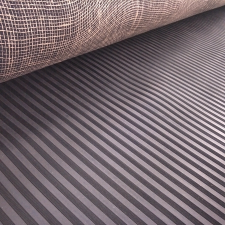 Black ribbed rubber sheet reinforced with stainless steel mesh/cloth